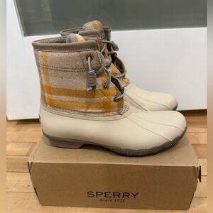 Sperry Saltwater plaid ivory boot NIB